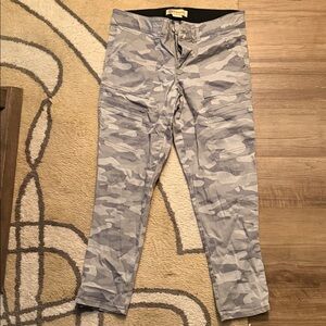 Democracy Gray Camo Skinny Cargo Pants